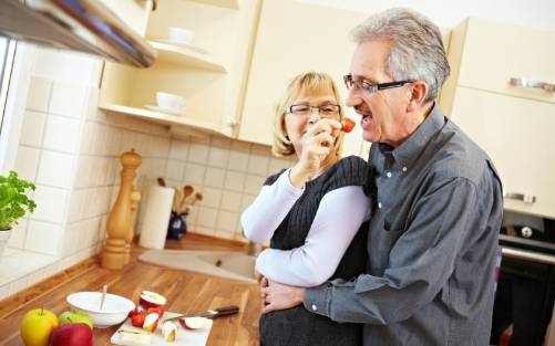 Comer fresas y frutas