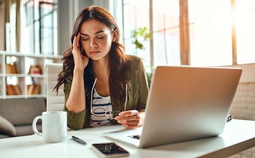 Desencadenantes de la migraña y cómo prevenirlos