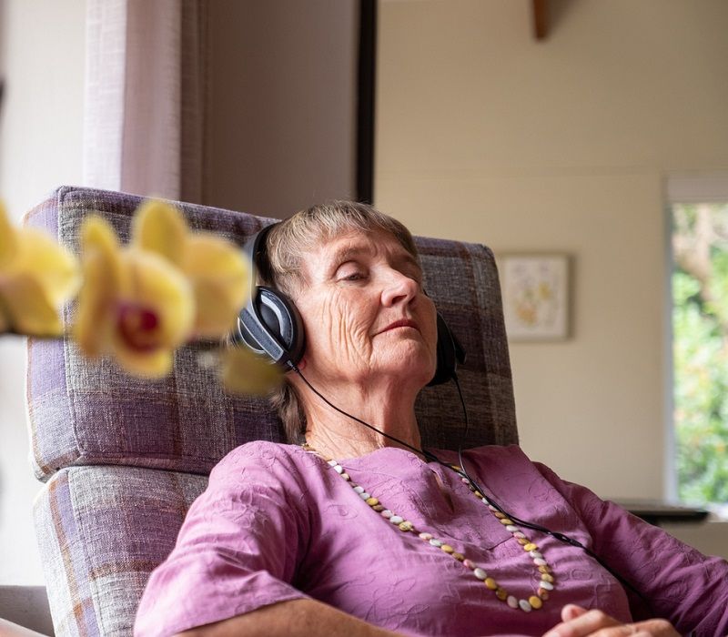 Así influye la musicoterapia en las personas con demencia