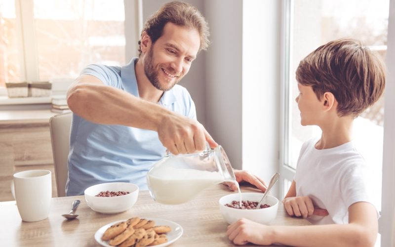 Verdades y mentiras sobre los mitos sobre la leche de vaca