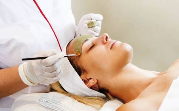 Peeling para eliminar manchas solares