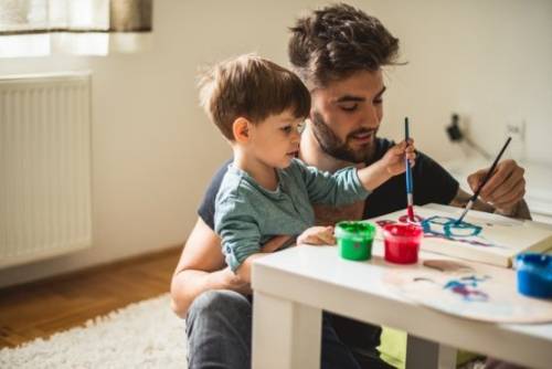 Pintar en familia, una actividad alternativa