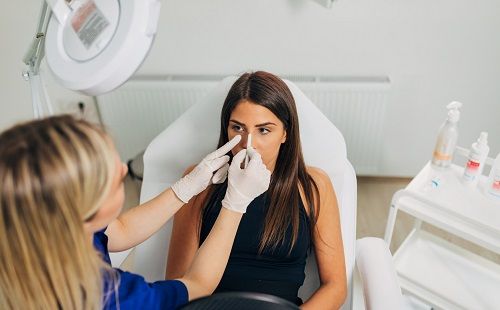 Cómo remodelar la nariz sin cirugía