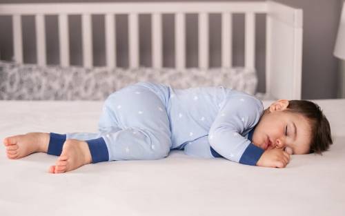 ¿Sabías que los niños también roncan?